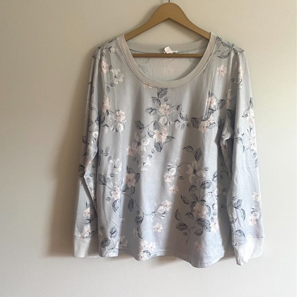 Tribal Floral Top - Picture 2 of 9
